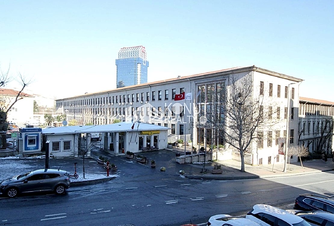 Gümüşsuyu'nda Jeneratörlü, Oroparklı Binada, 250 m² Ofis